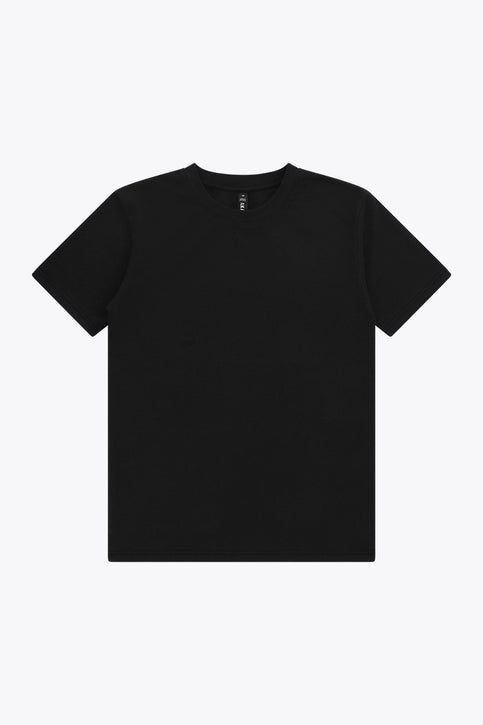 Osaka Unisex Tee Basic | Black Osaka unisex basic tee in black. Front flatlay view