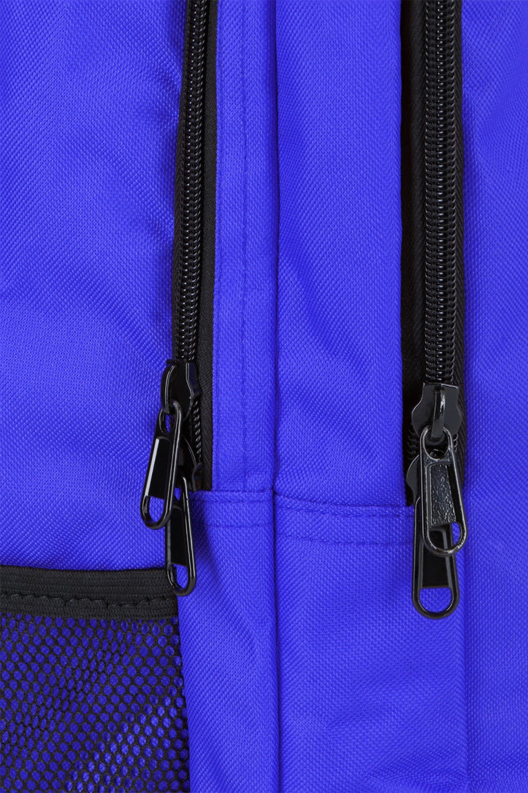 Osaka sports backpack in blue with logo in white. Detail zip view