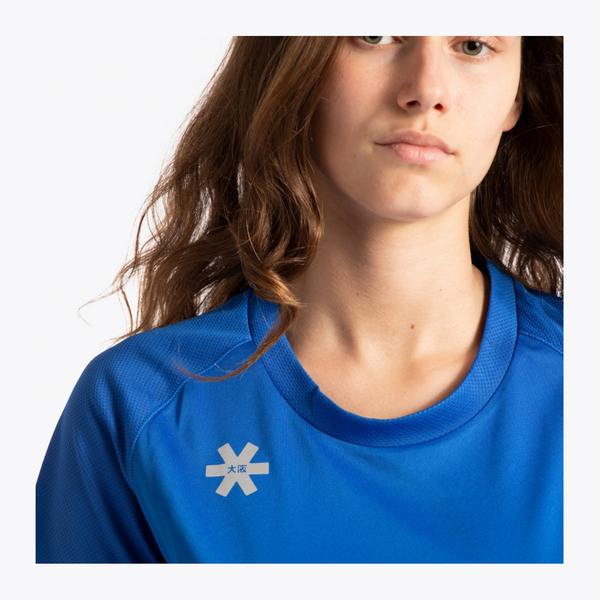Osaka Women Training Tee red #RoyalBlue | Close up of model